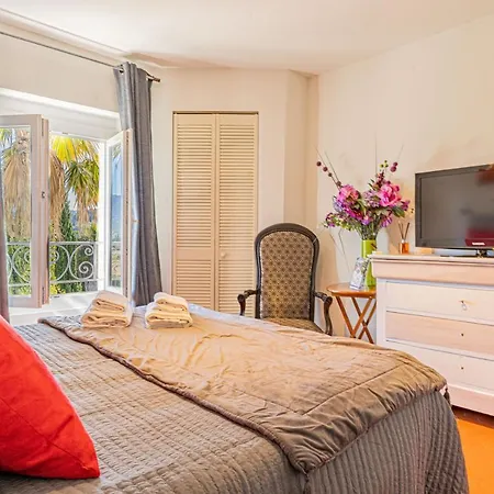 Domaine De L'aufrene 3* Єр