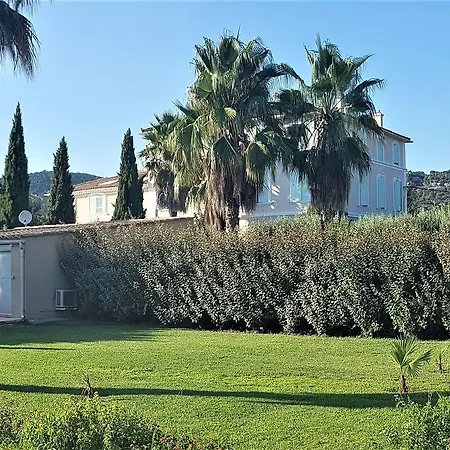 Alojamento de Acomodação e Pequeno-almoço Domaine De L'aufrene Hyères