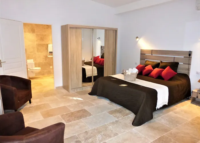 Domaine De L'aufrene Bed & Breakfast