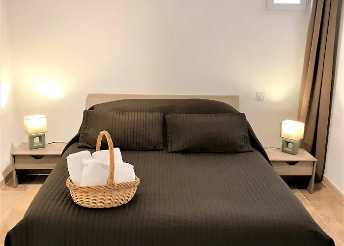 Domaine De L'aufrene Bed & Breakfast Hyères