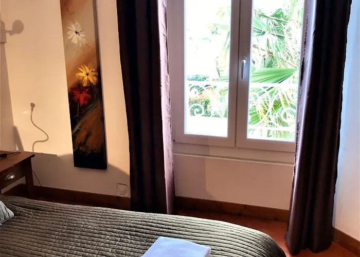 Domaine De L'aufrene Bed & Breakfast