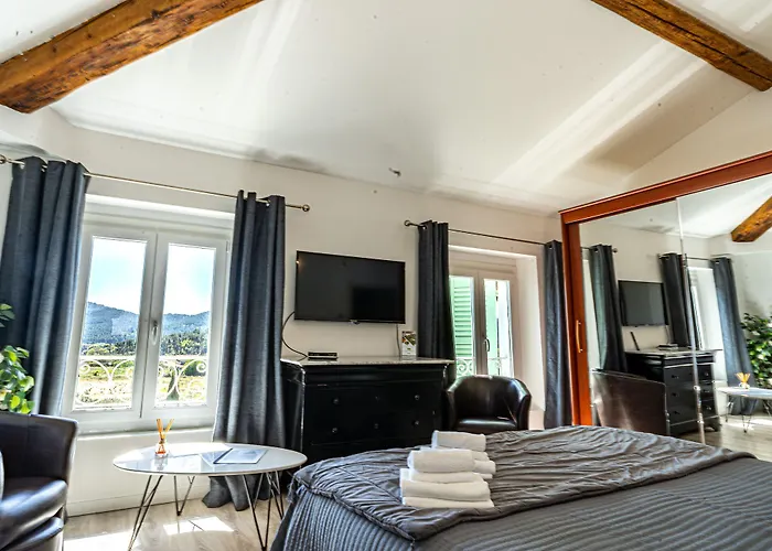 Domaine De L'aufrene Bed & Breakfast Hyères