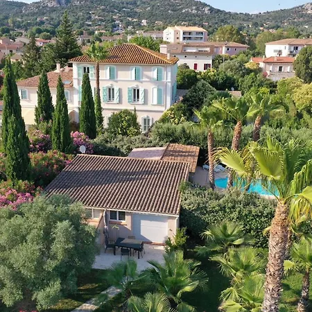 Alojamento de Acomodação e Pequeno-almoço Domaine De L'aufrene 3*