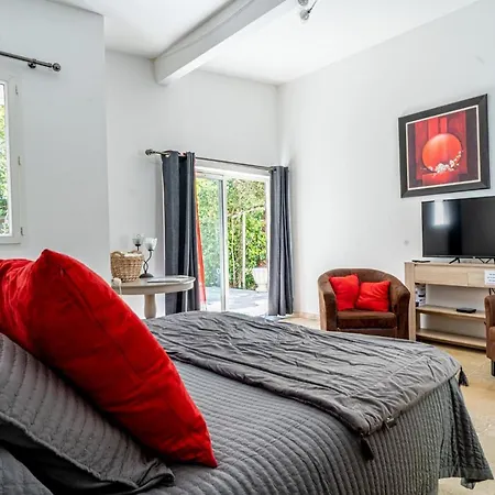 Bed & Breakfast Domaine De L'aufrene 3*
