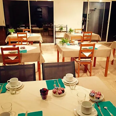 Domaine De L'aufrene B&B 히에레