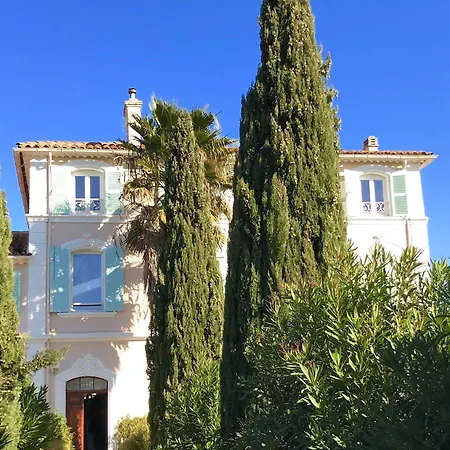 Domaine De L'aufrene Panzió 3*