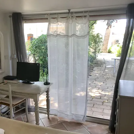 Bed & Breakfast Domaine De L'aufrene