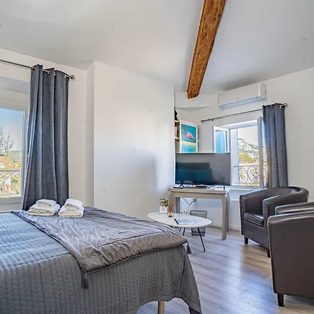 Domaine De L'aufrene 히에레