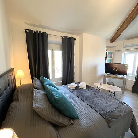 Domaine De L'aufrene Bed & Breakfast