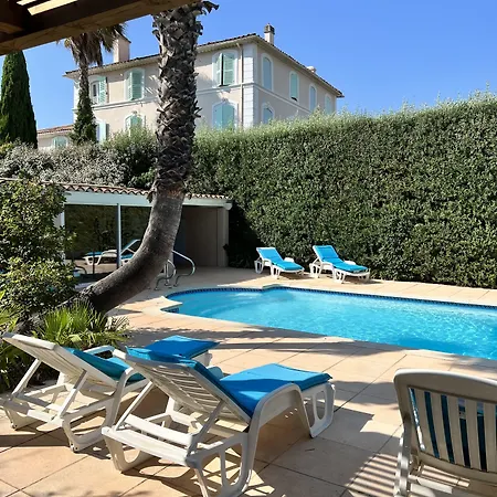 Domaine De L'aufrene Bed & Breakfast