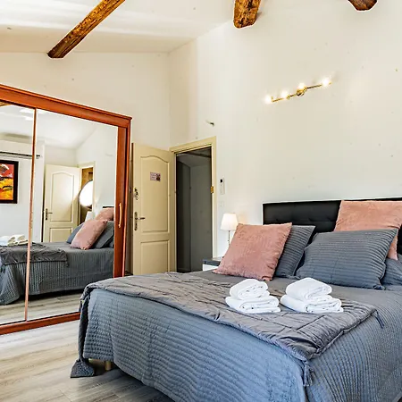 Bed & Breakfast Domaine De L'aufrene