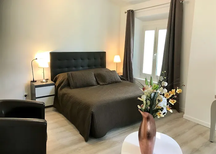 Domaine De L'aufrene לינה וארוחת בוקר