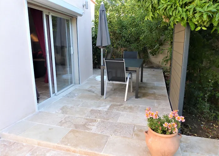 Domaine De L'aufrene Bed & Breakfast 3*