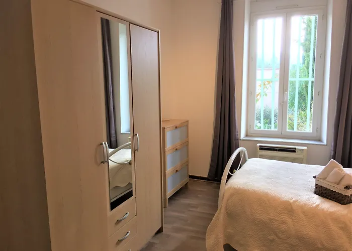 Oda ve Kahvaltı Domaine De L'aufrene 3*