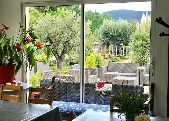 Bed & Breakfast Domaine De L'aufrene 3*