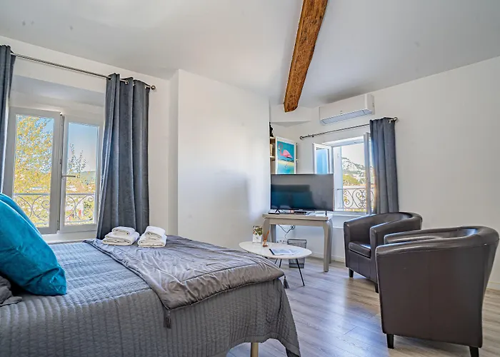 Domaine De L'aufrene הייר