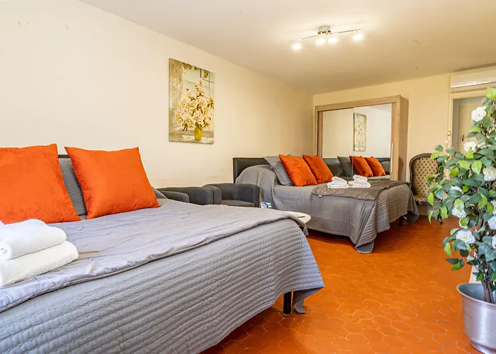 Domaine De L'aufrene Bed & Breakfast 3*